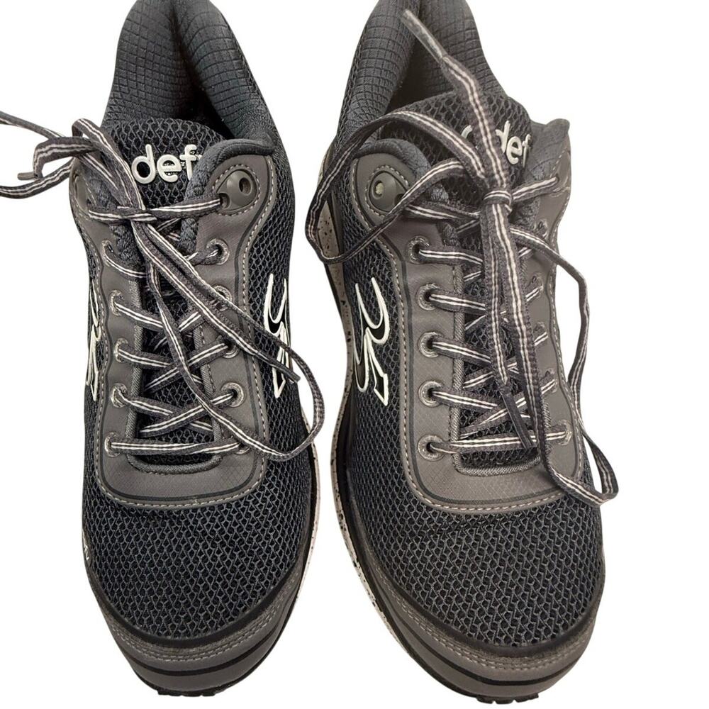 SKU3200 Gravity Defyer Men's Mighty Walk VersoShock Sneakers Size 10